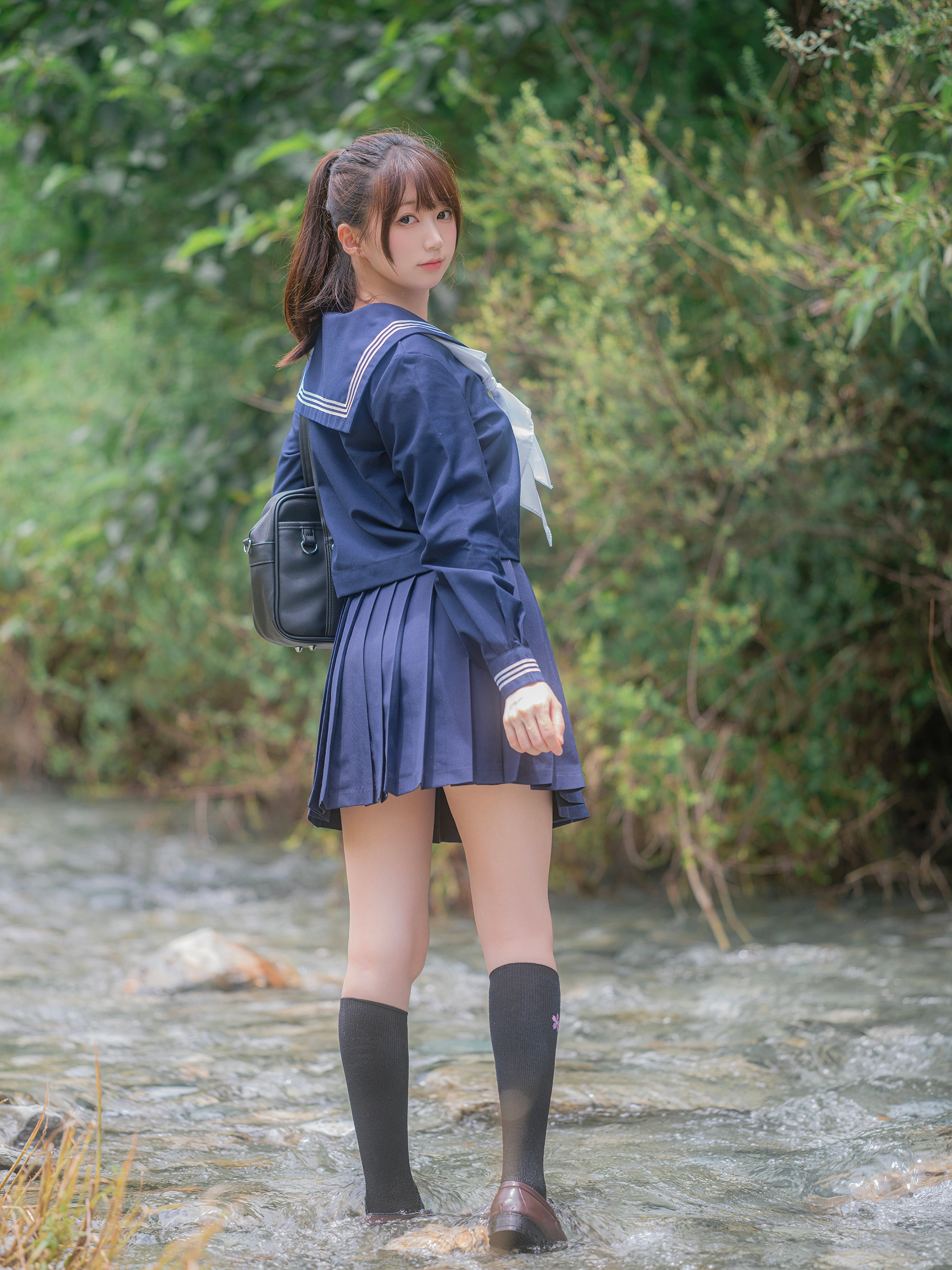 NAGESA魔物喵 – NO.049  川で水遊び 1